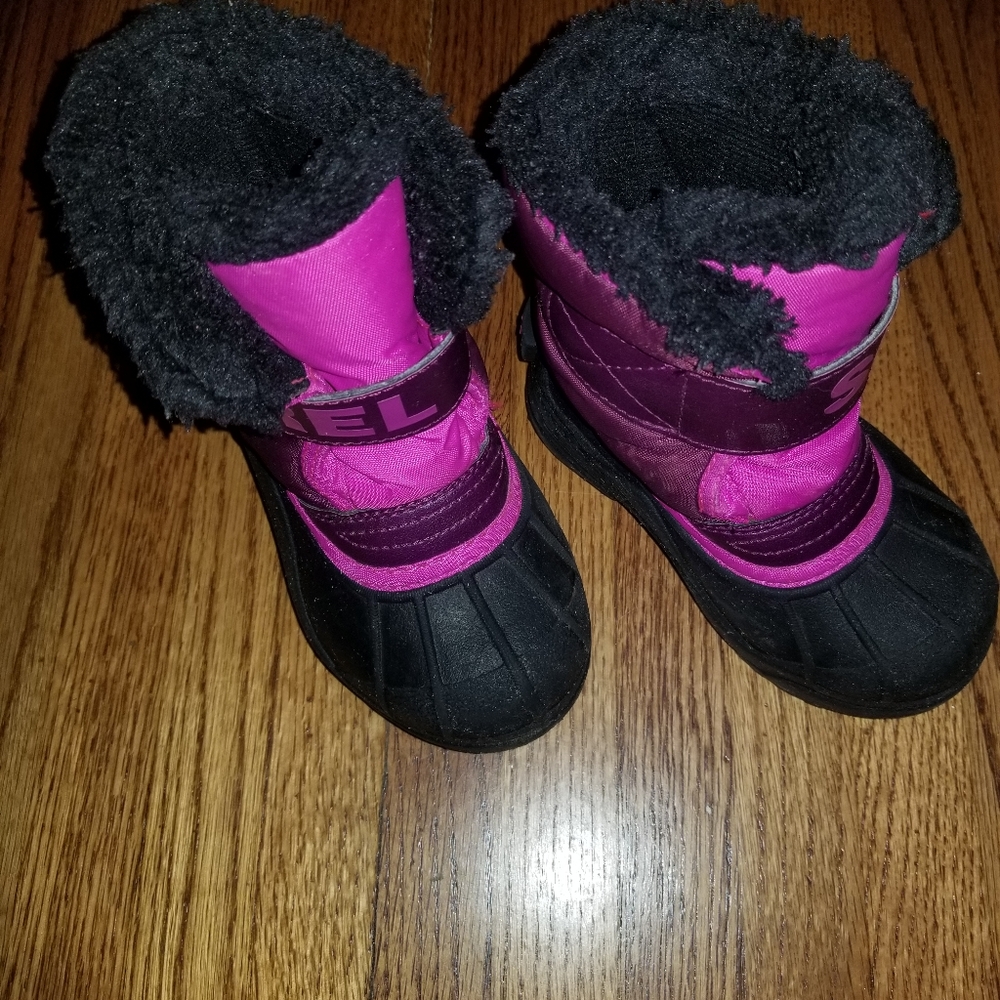 Toddler Girl's Sorel Winter Boots sz 8 EUC